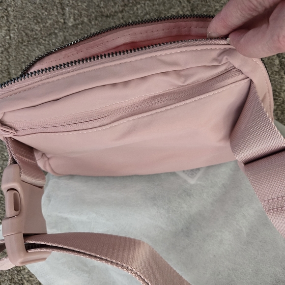 Belt/Sling Bag light pink - Picture 3 of 8